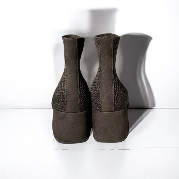 🌻Eileen Fisher Chocolate Brown Paron Stretch Crepe Knit Booties Size 5.5 - Picture 2 of 10